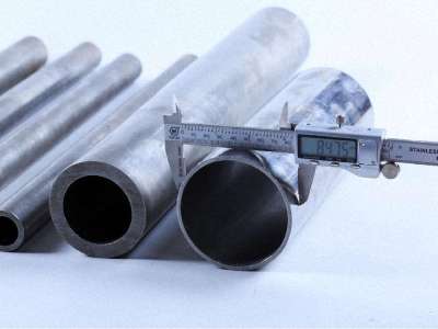 使用精密管有專家現(xiàn)場指導(dǎo)服務(wù)，施工無憂！